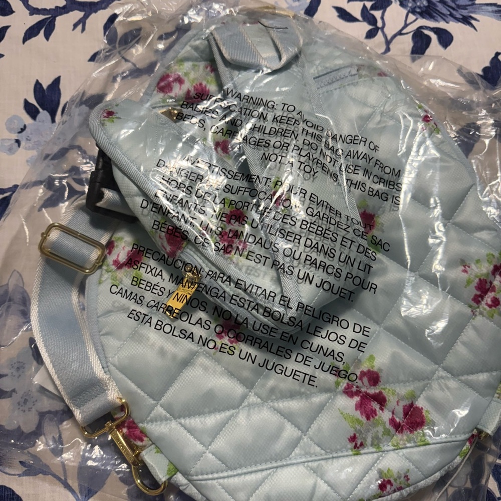 NWT Oliver Thomas Maxed Out Tennis Pickle 2 Sling Sky Blue Bouquet Floral - Picture 5 of 5